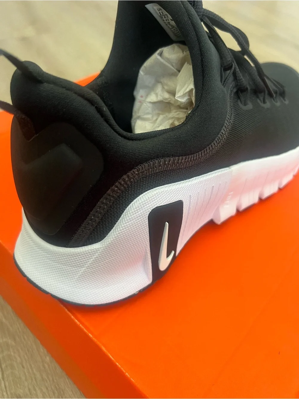 Women’s 11, Men’s 9. Nike Free Metcon 6 Black and White Lightweight trainer